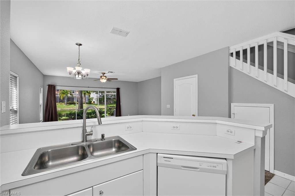 1338 Weeping Willow Ct, Cape Coral, FL 33909 Photo
