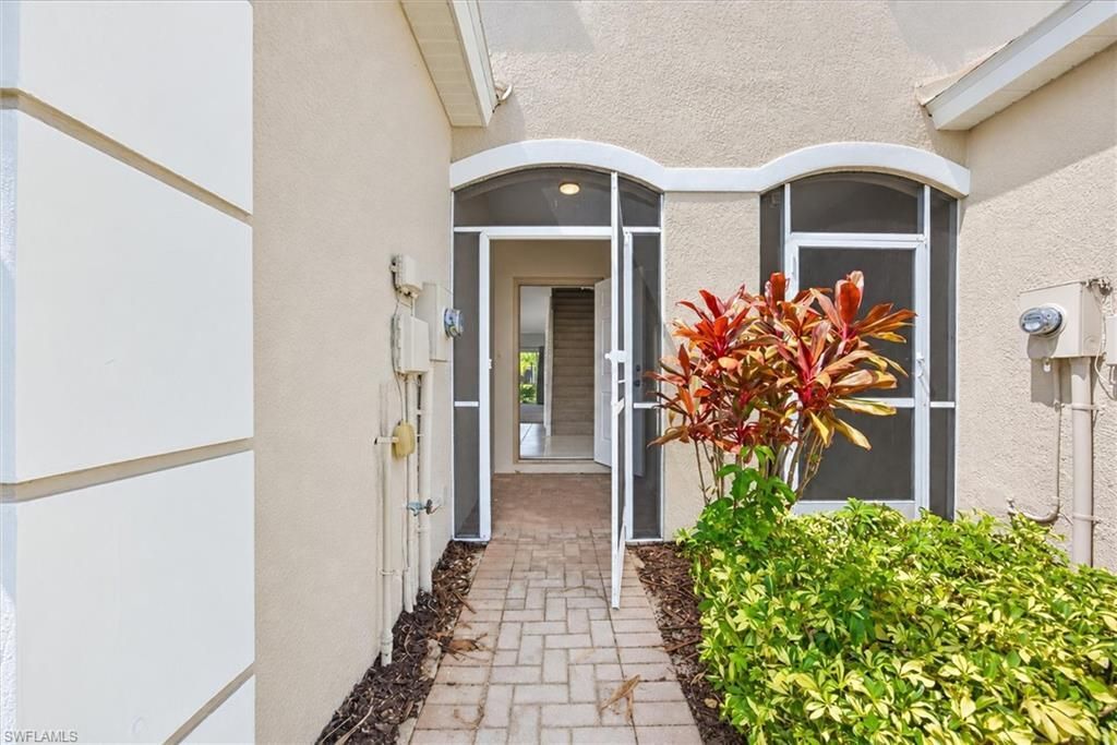 1338 Weeping Willow Ct, Cape Coral, FL 33909 Photo