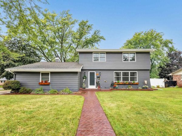 505 WAUBAUNUQUA TRAIL, De Pere, WI 54115