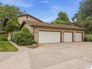 13930 Arbor Circle, Omaha, NE 68144