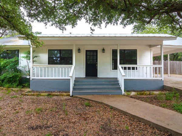 1400 Lazy Creek LN, Blanco, TX 78606