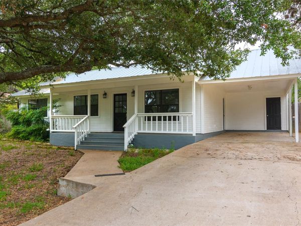 1400 Lazy Creek LN, Blanco, TX 78606