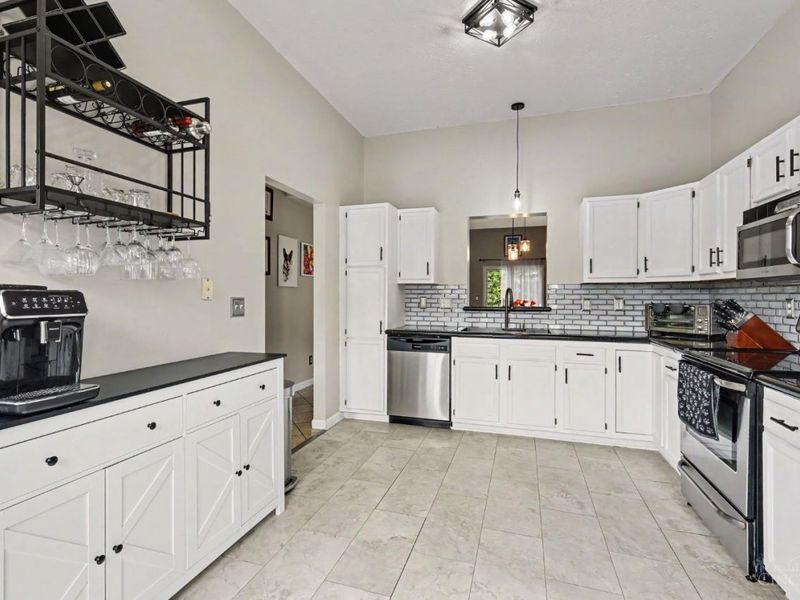3927 Little Creek Drive, Batavia Township, OH 45102 Photo 5