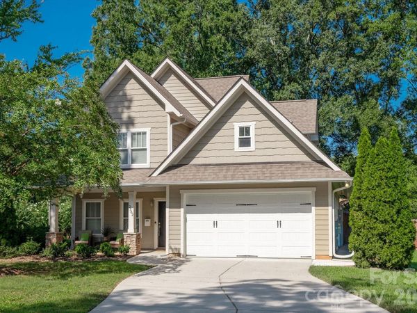 2562 Roseview Lane, Charlotte, NC 28205