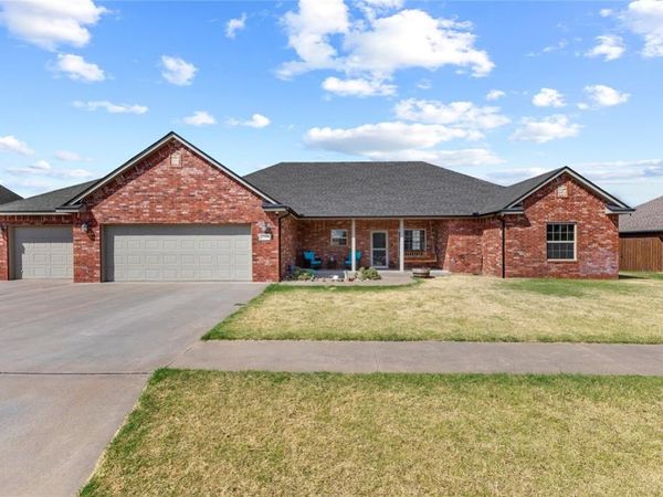 2209 Pinnacle Drive, Weatherford, OK 73096