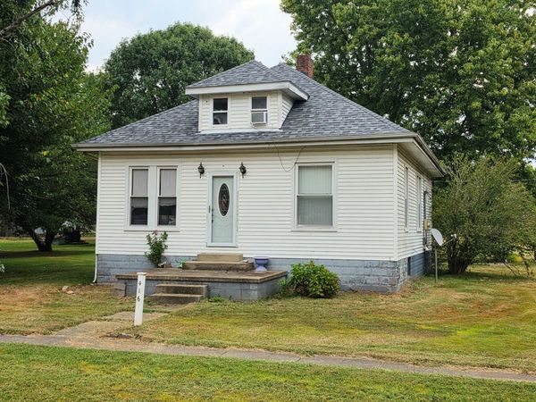 416 Perkins Street , Odin, IL 62870