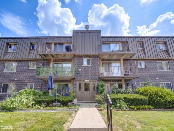 570 Fairway View Drive , Unit 2F, Wheeling, IL 60090