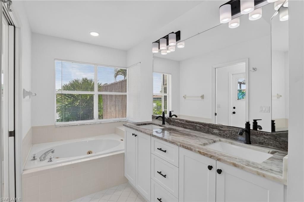 2126 E Crown Pt, Naples, FL 34112 Photo