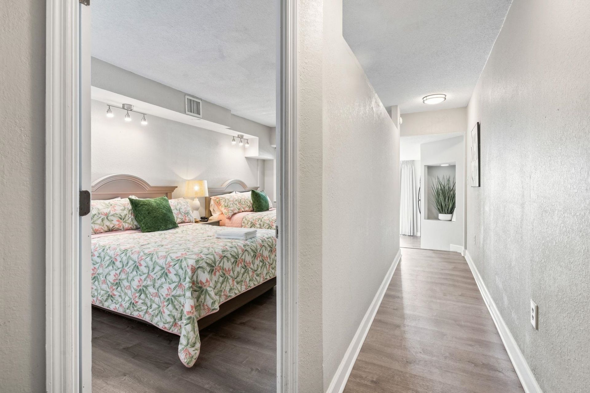 4800 South Ocean Blvd. Photo 19