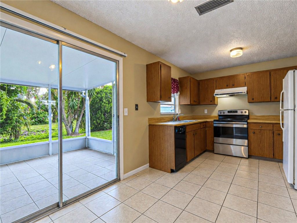 401 Lake Drive, Sebastian, FL 32958 Photo