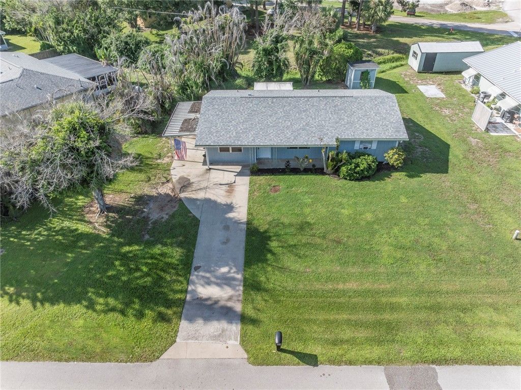 401 Lake Drive, Sebastian, FL 32958 Photo