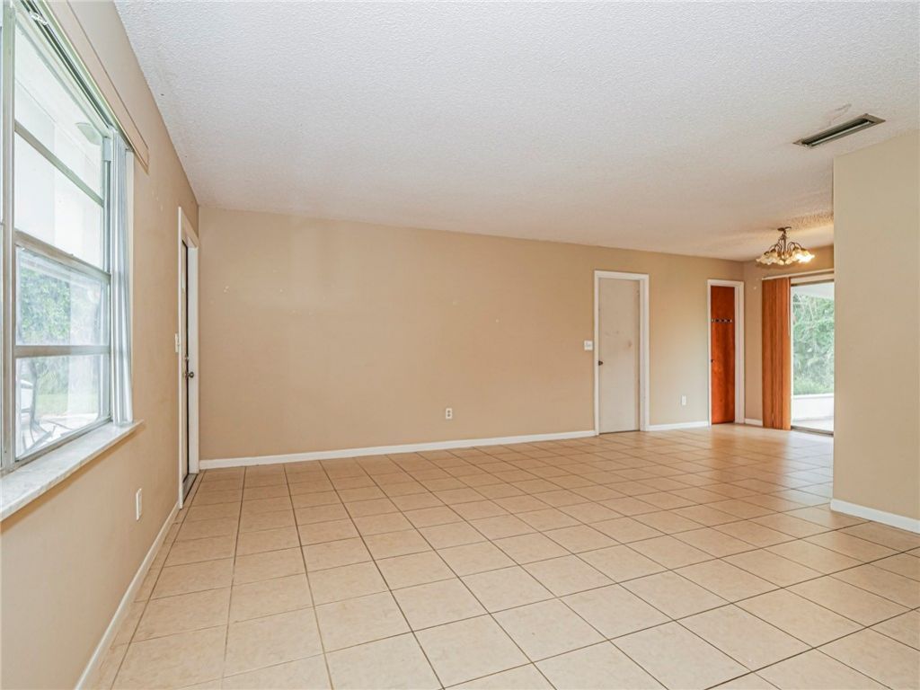 401 Lake Drive, Sebastian, FL 32958 Photo