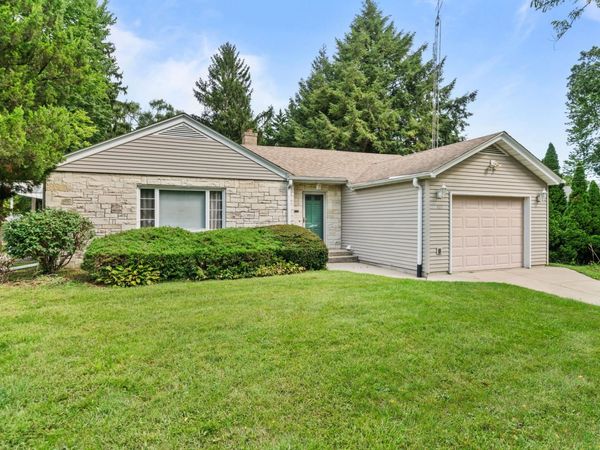 915 W Lincoln Avenue, BELVIDERE, IL 61008