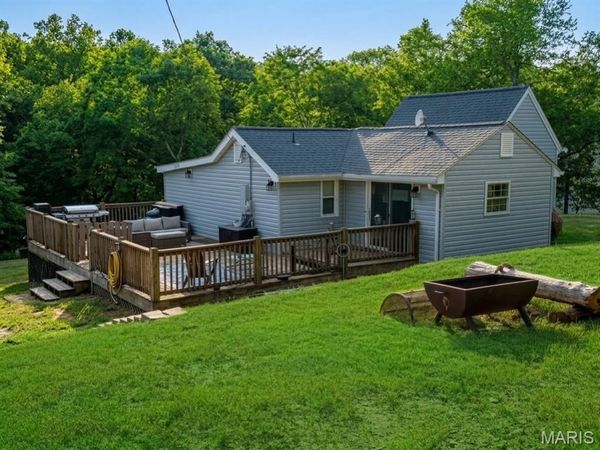 3990 Freeman Road, Pacific, MO 63069