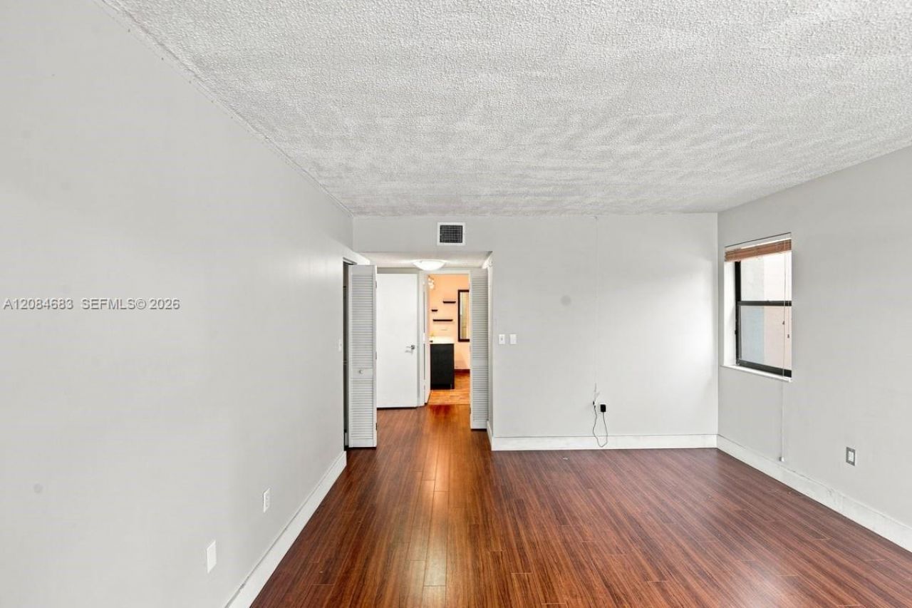 471 Ives Dairy Rd, Unit 202-3, Miami, FL 33179 Photo