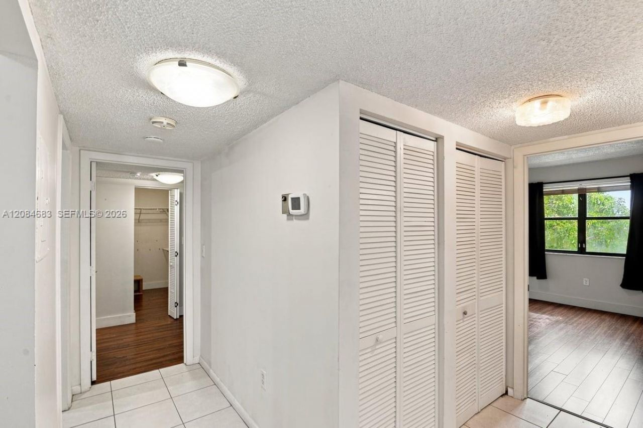 471 Ives Dairy Rd, Unit 202-3, Miami, FL 33179 Photo