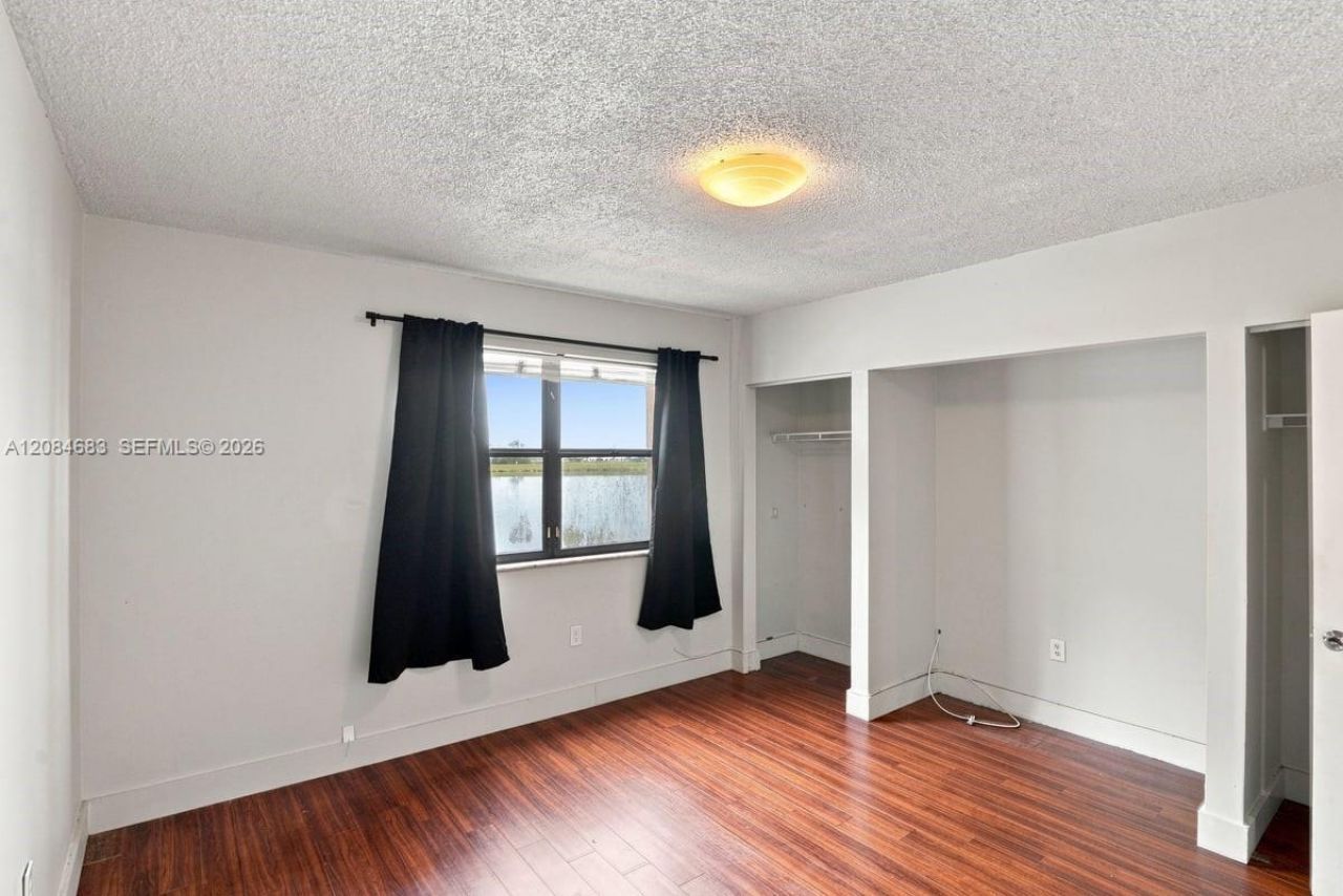 471 Ives Dairy Rd, Unit 202-3, Miami, FL 33179 Photo