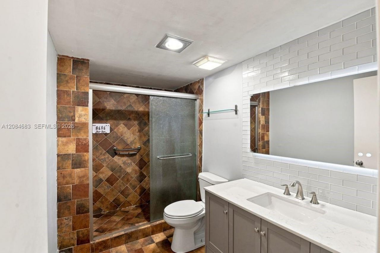 471 Ives Dairy Rd, Unit 202-3, Miami, FL 33179 Photo
