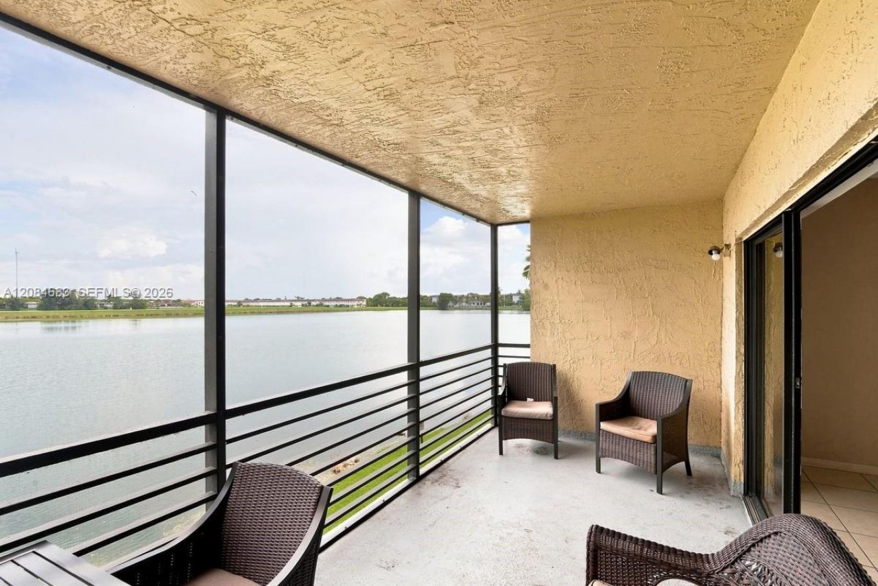 471 Ives Dairy Rd, Unit 202-3, Miami, FL 33179 Photo