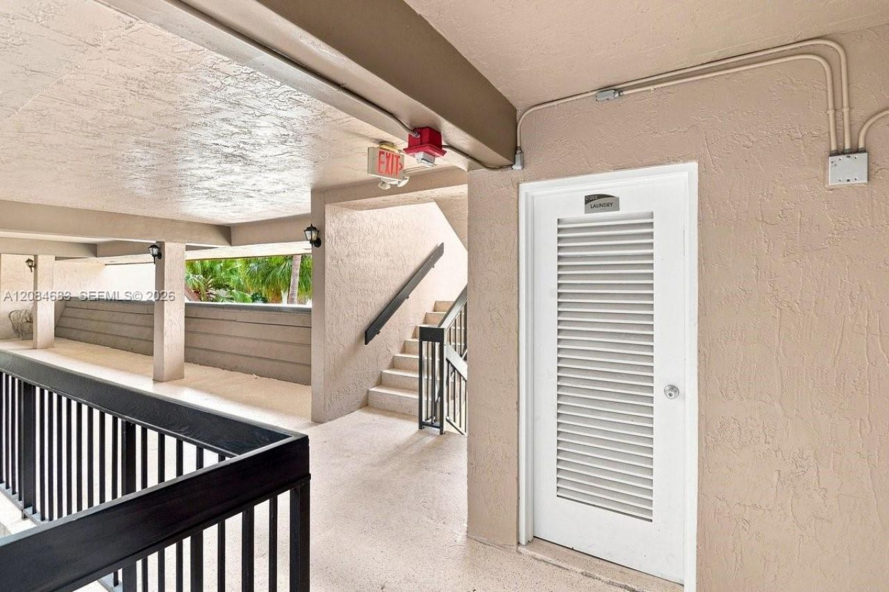 471 Ives Dairy Rd, Unit 202-3, Miami, FL 33179 Photo
