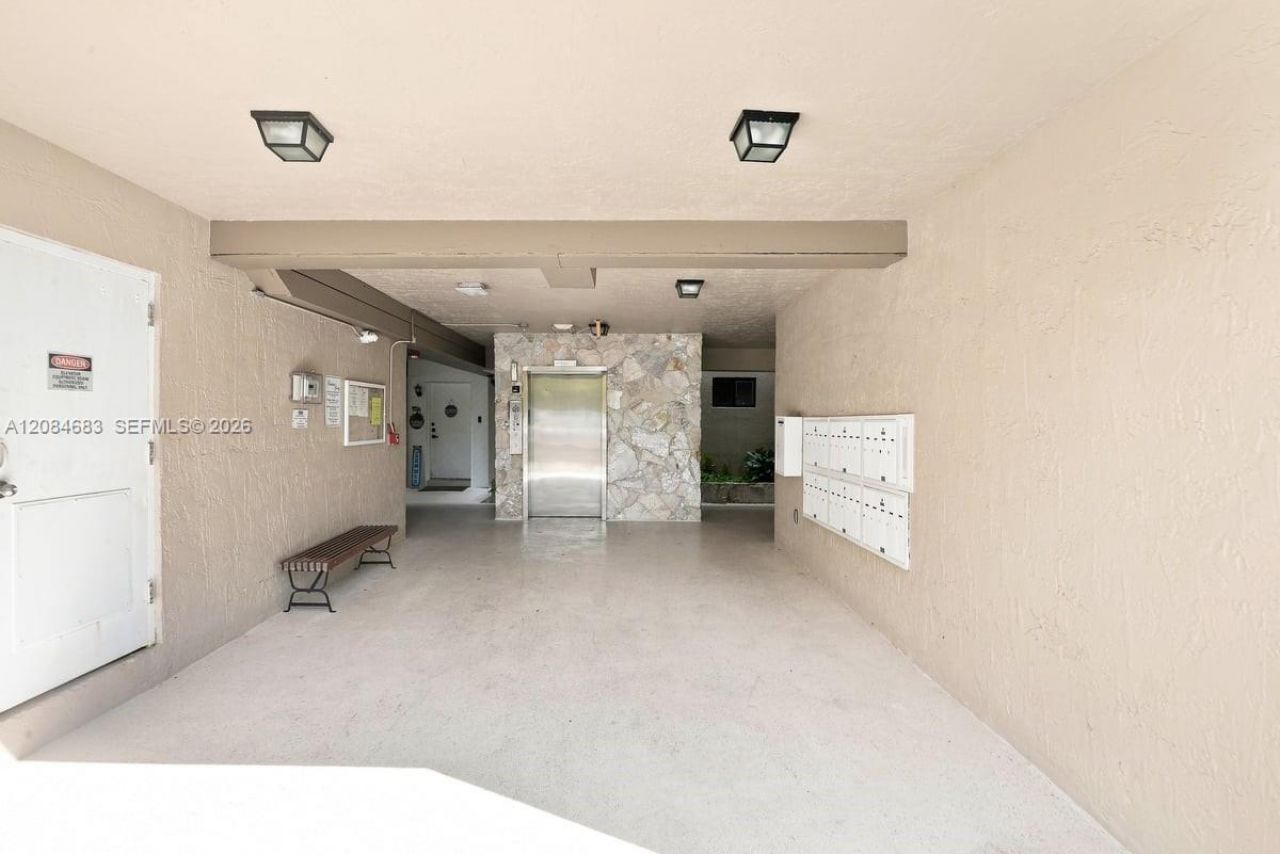 471 Ives Dairy Rd, Unit 202-3, Miami, FL 33179 Photo