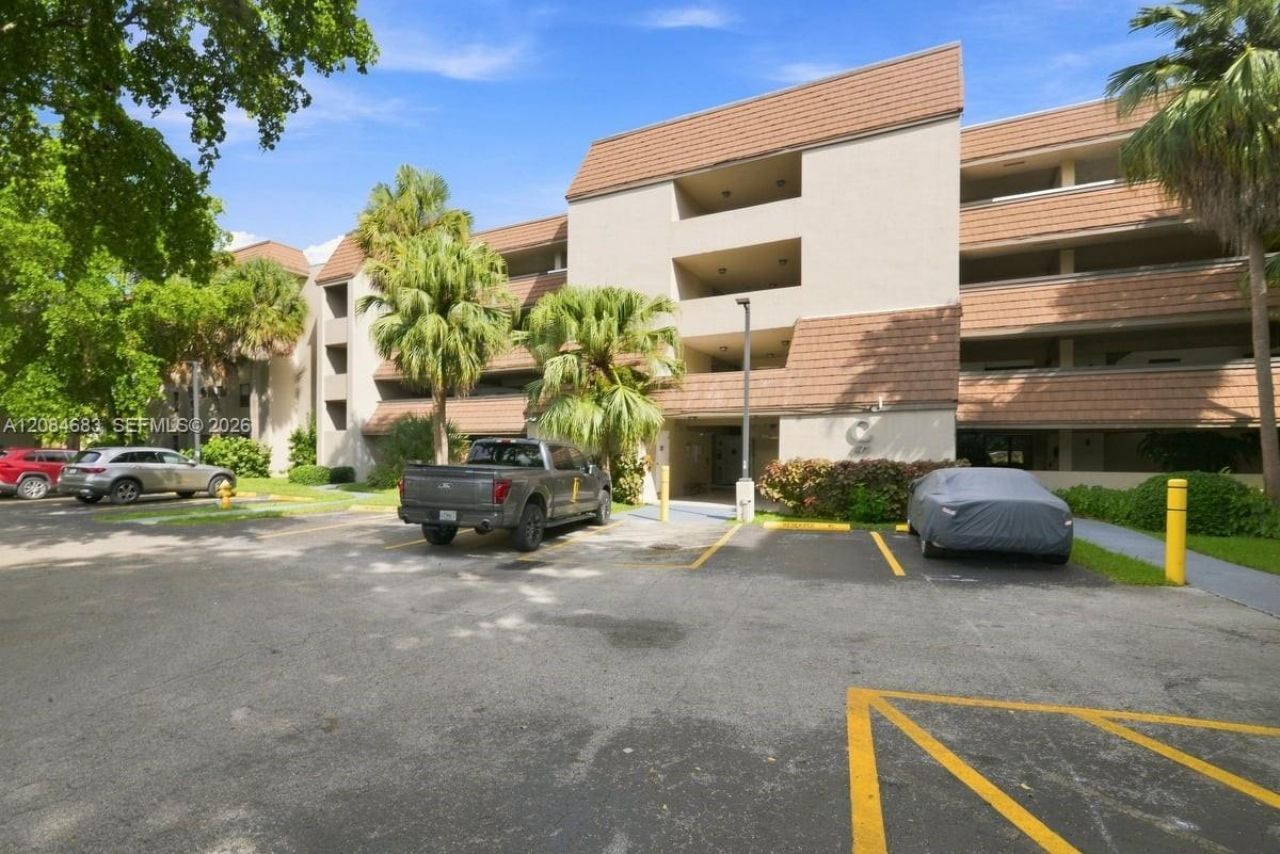 471 Ives Dairy Rd, Unit 202-3, Miami, FL 33179 Photo