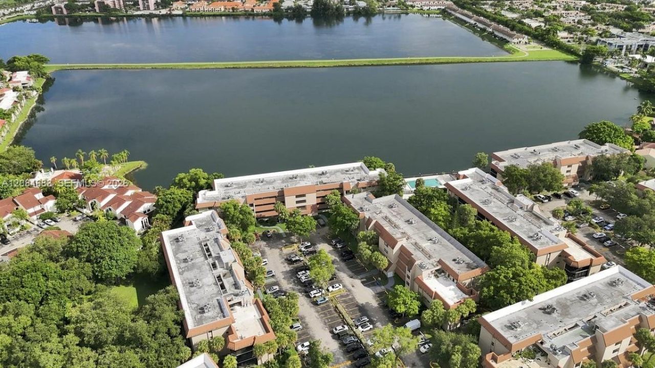 471 Ives Dairy Rd, Unit 202-3, Miami, FL 33179 Photo