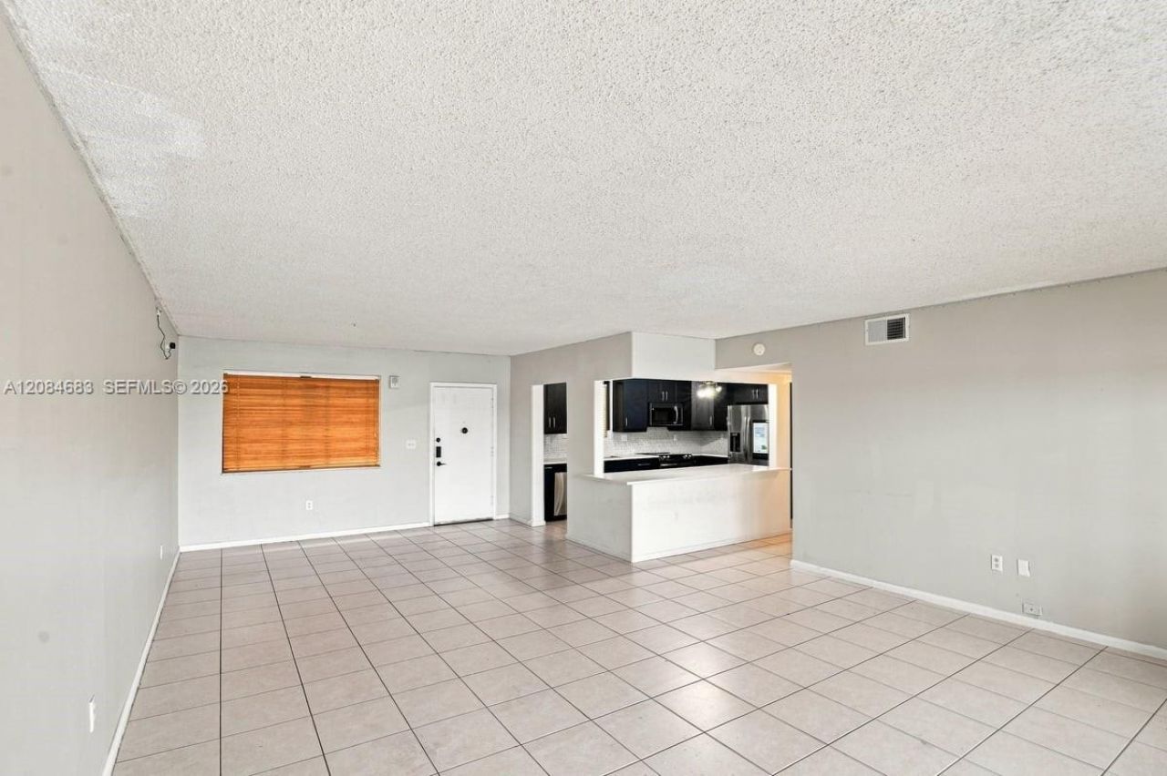 471 Ives Dairy Rd, Unit 202-3, Miami, FL 33179 Photo