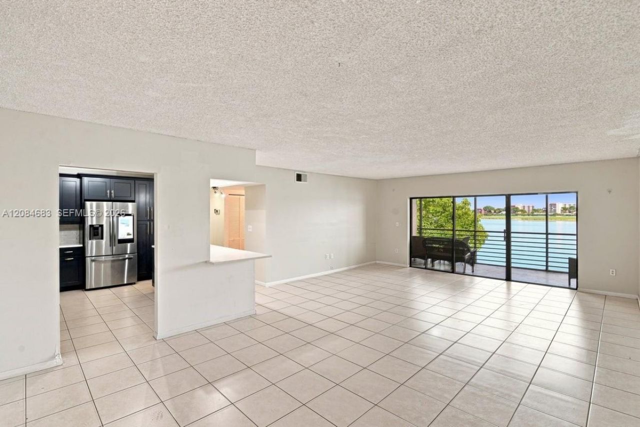 471 Ives Dairy Rd, Unit 202-3, Miami, FL 33179 Photo