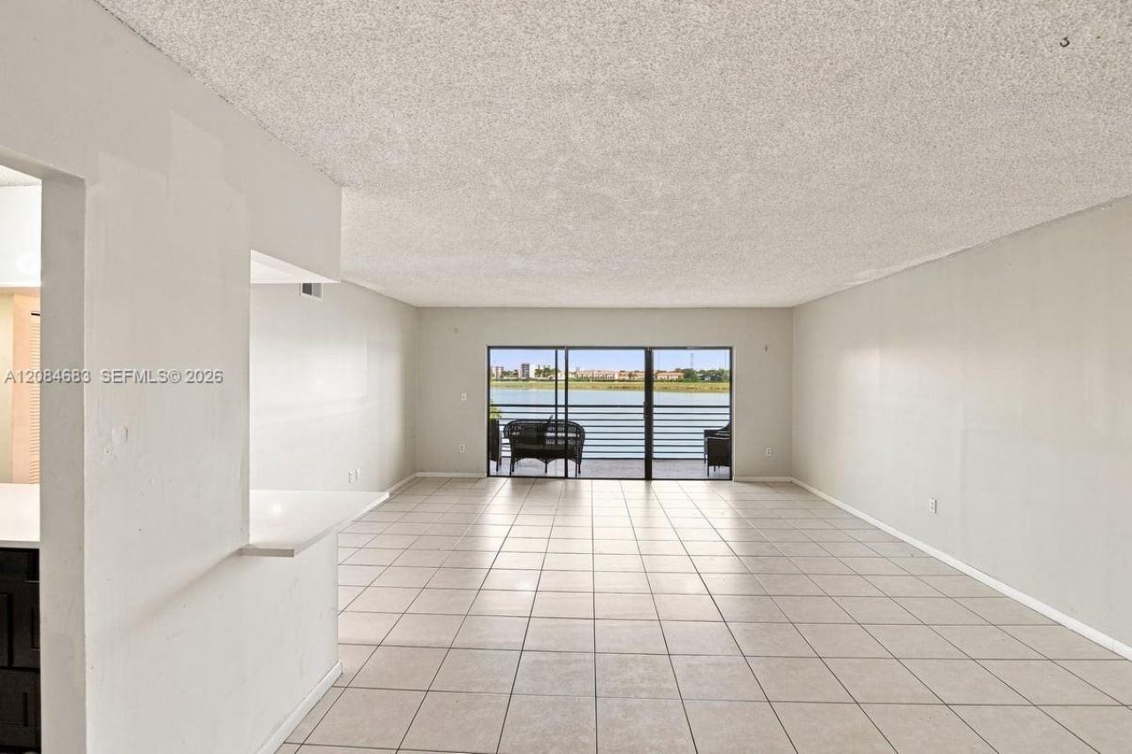 471 Ives Dairy Rd, Unit 202-3, Miami, FL 33179 Photo