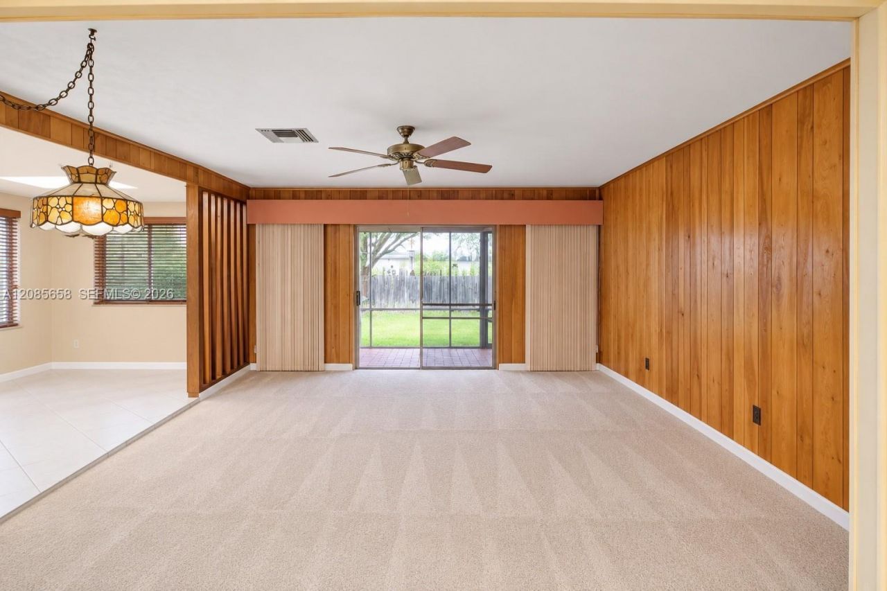 14961 Egan Ln, Miami Lakes, FL 33014 Photo