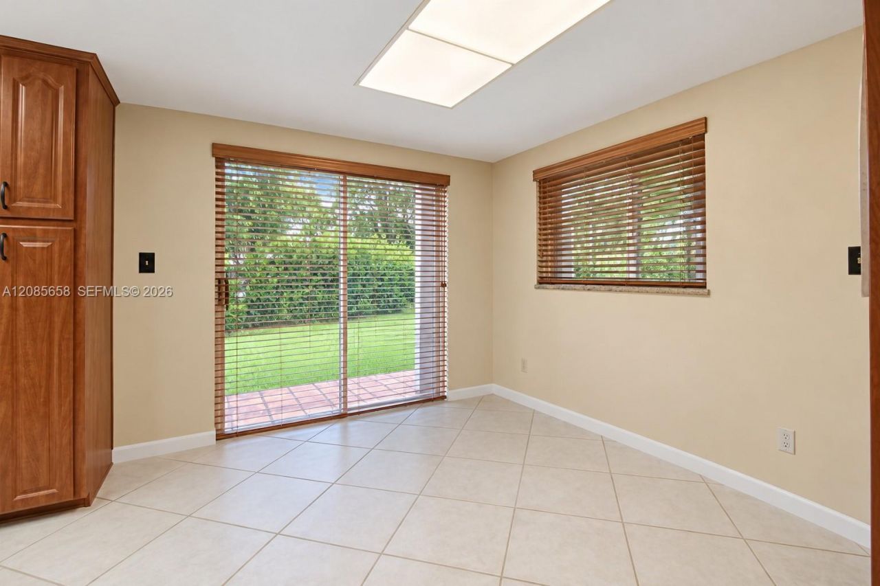14961 Egan Ln, Miami Lakes, FL 33014 Photo
