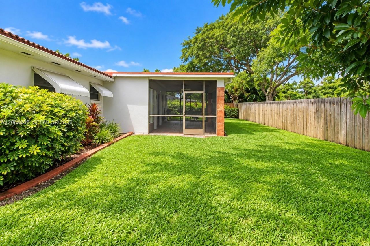 14961 Egan Ln, Miami Lakes, FL 33014 Photo