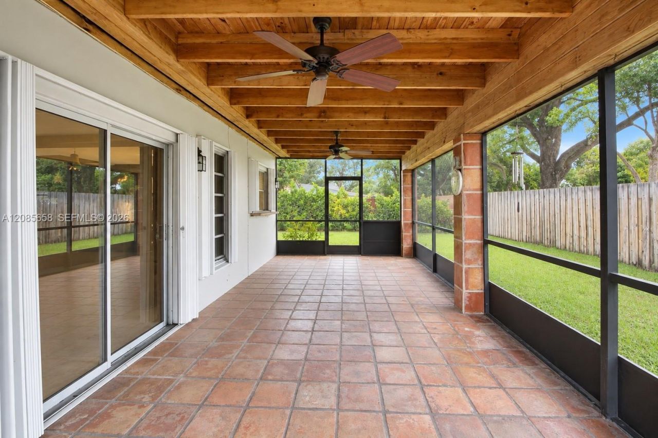14961 Egan Ln, Miami Lakes, FL 33014 Photo