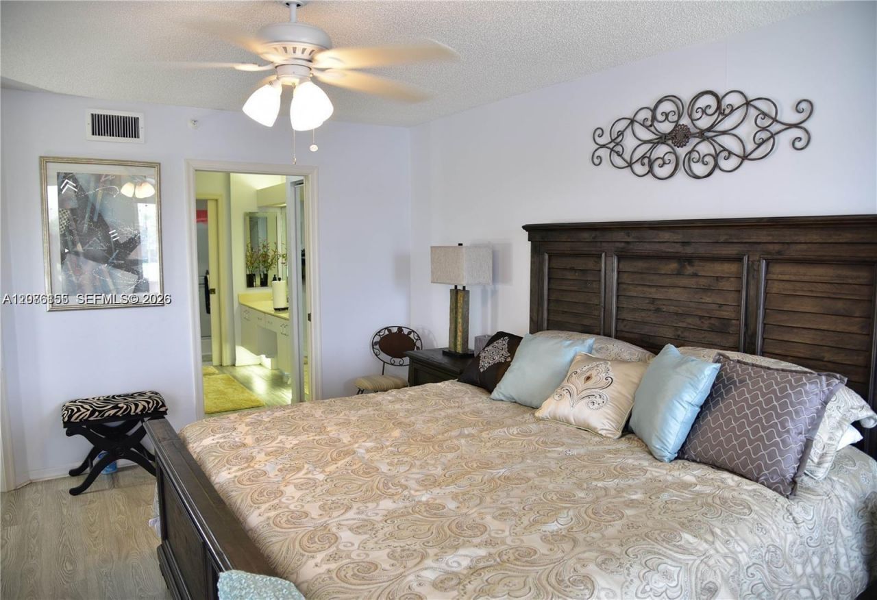 7730 Granville Dr, Unit 202, Tamarac, FL 33321 Photo