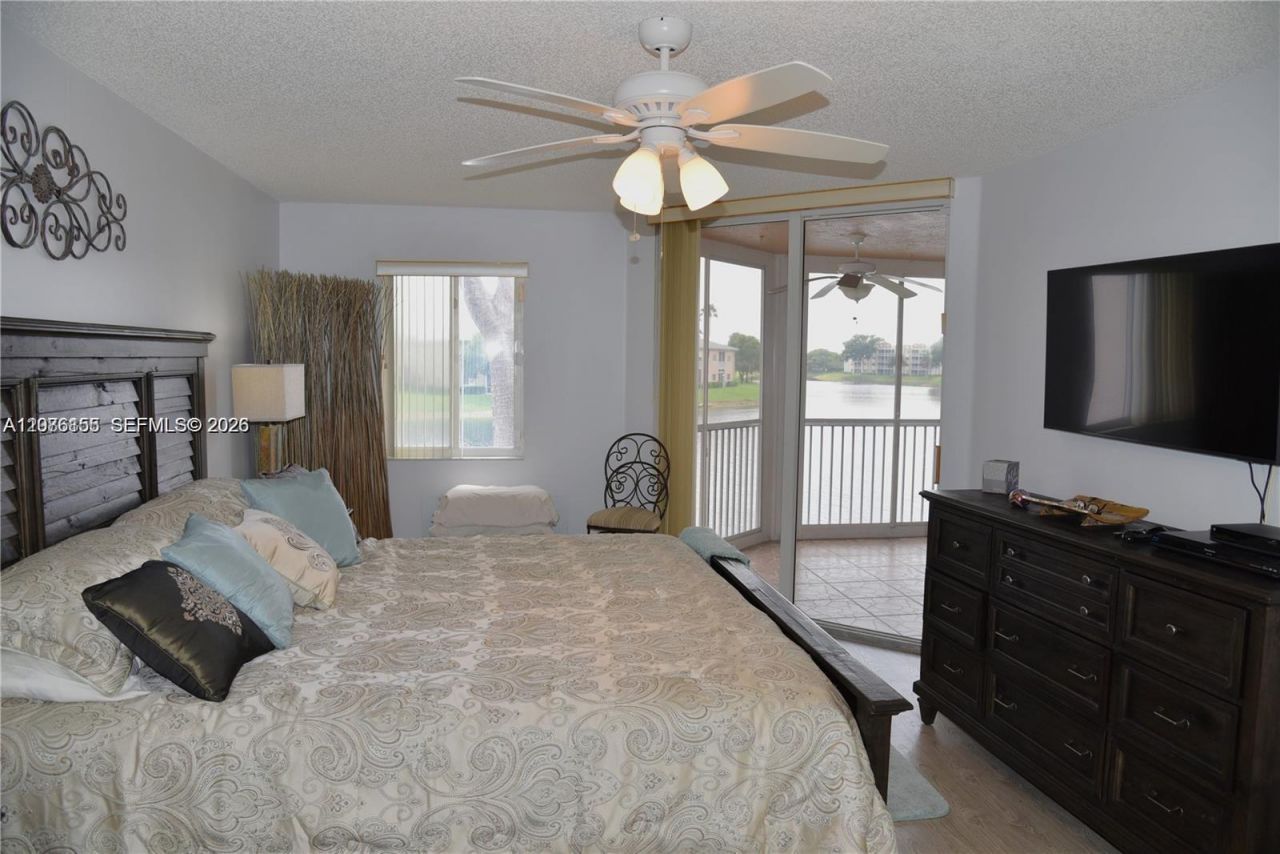 7730 Granville Dr, Unit 202, Tamarac, FL 33321 Photo