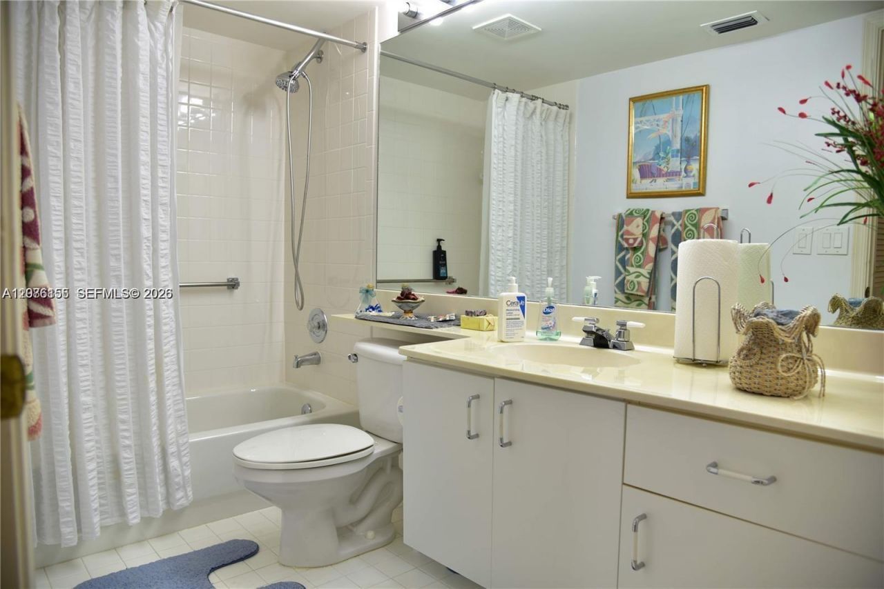 7730 Granville Dr, Unit 202, Tamarac, FL 33321 Photo