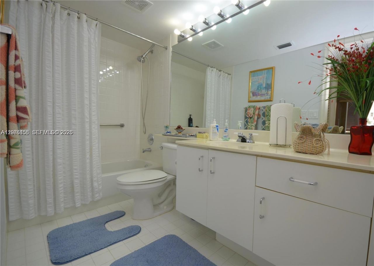 7730 Granville Dr, Unit 202, Tamarac, FL 33321 Photo