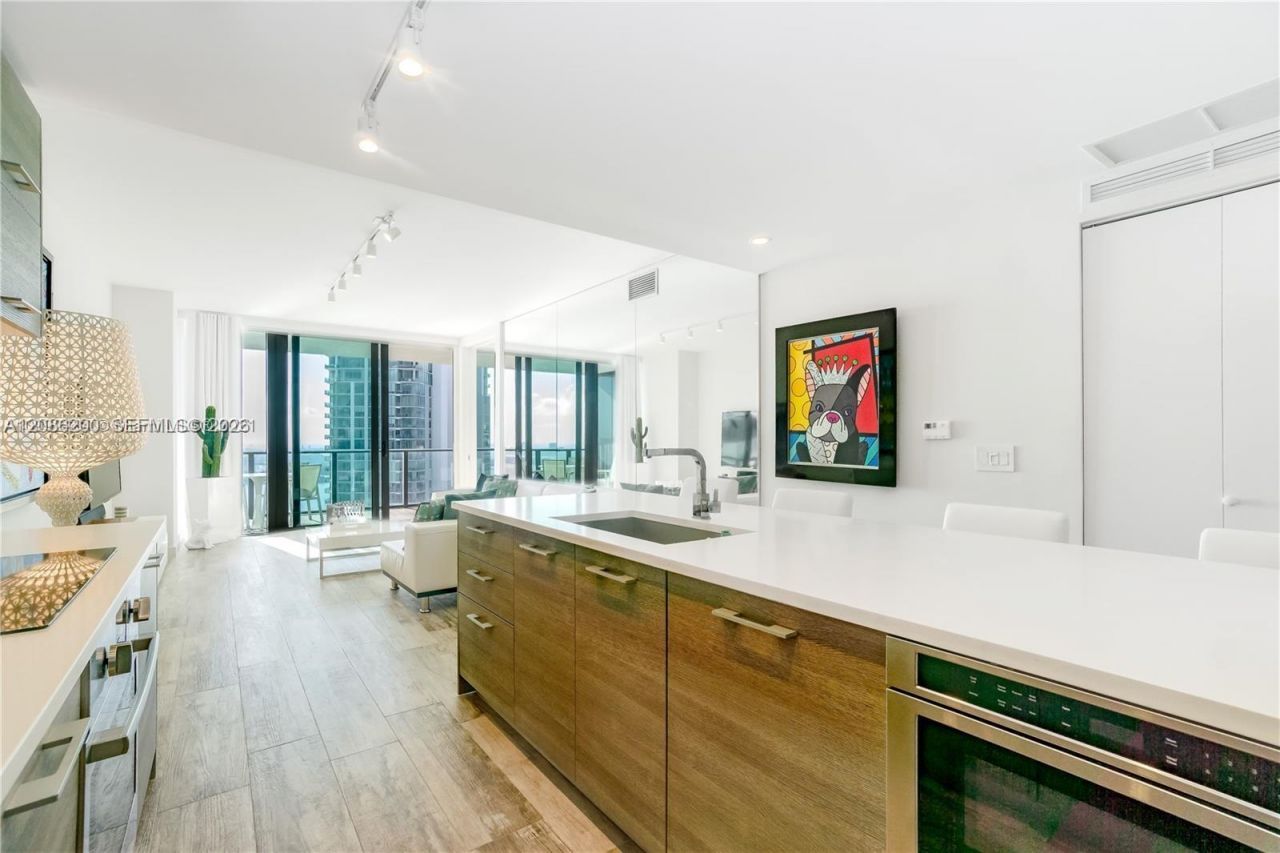 650 NE 32nd St, Unit 4402, Miami, FL 33137 Photo
