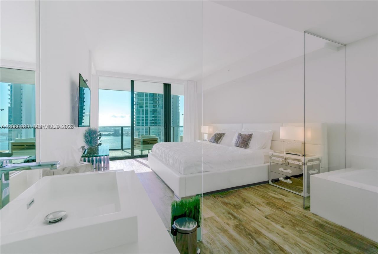 650 NE 32nd St, Unit 4402, Miami, FL 33137 Photo