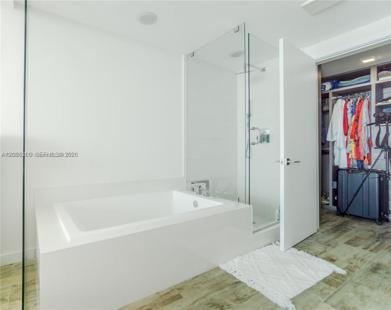 650 NE 32nd St, Unit 4402, Miami, FL 33137 Photo