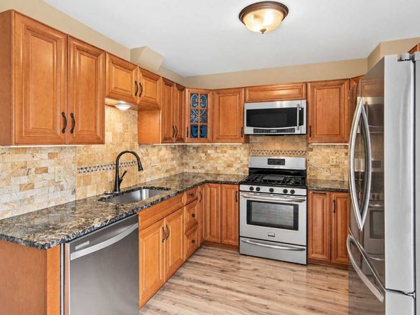 2646 Mackubin Street, Roseville, MN 55113