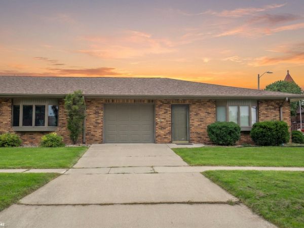 202 S Harlan Street, Algona, IA 50511