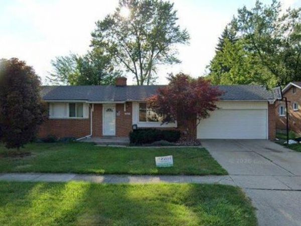 36431 Ledgestone Street N, Clinton Township, Mi 48035