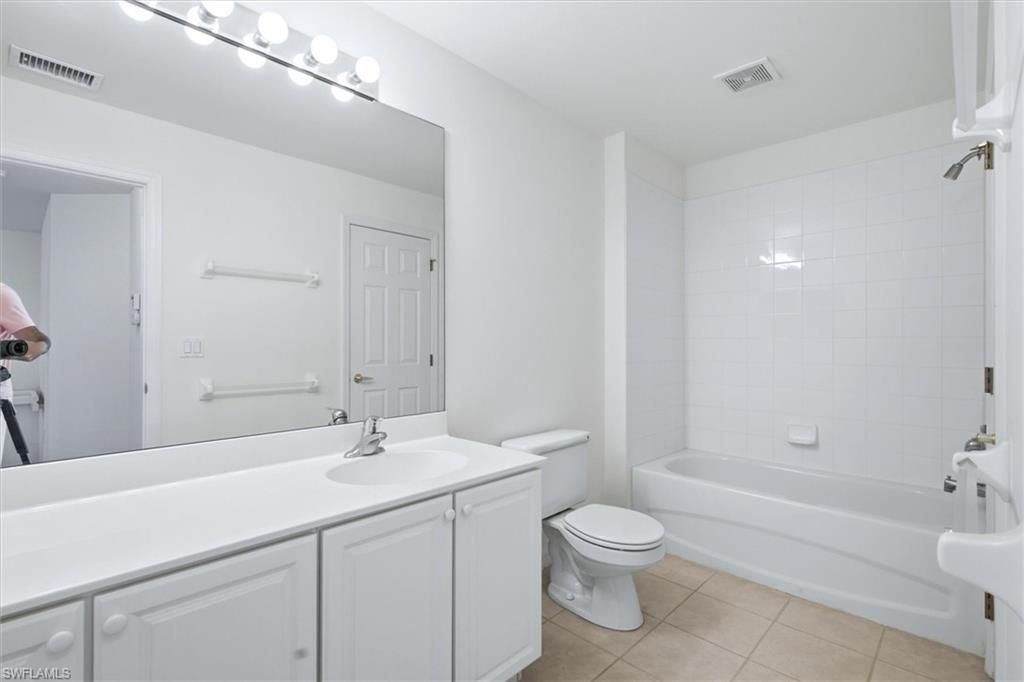 8381 Village Edge Cir, Fort Myers, FL 33919 Photo