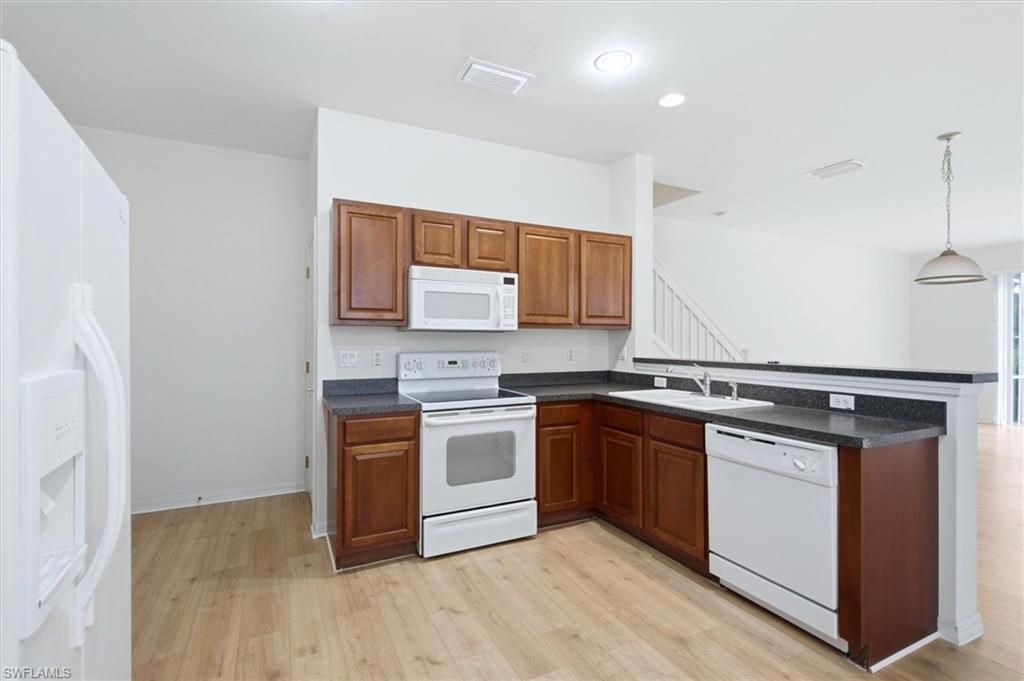 8381 Village Edge Cir, Fort Myers, FL 33919 Photo