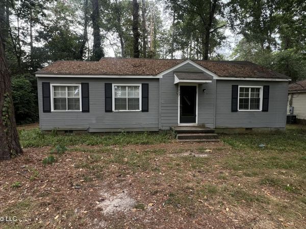 737 Woodbury Road, Jackson, MS 39206