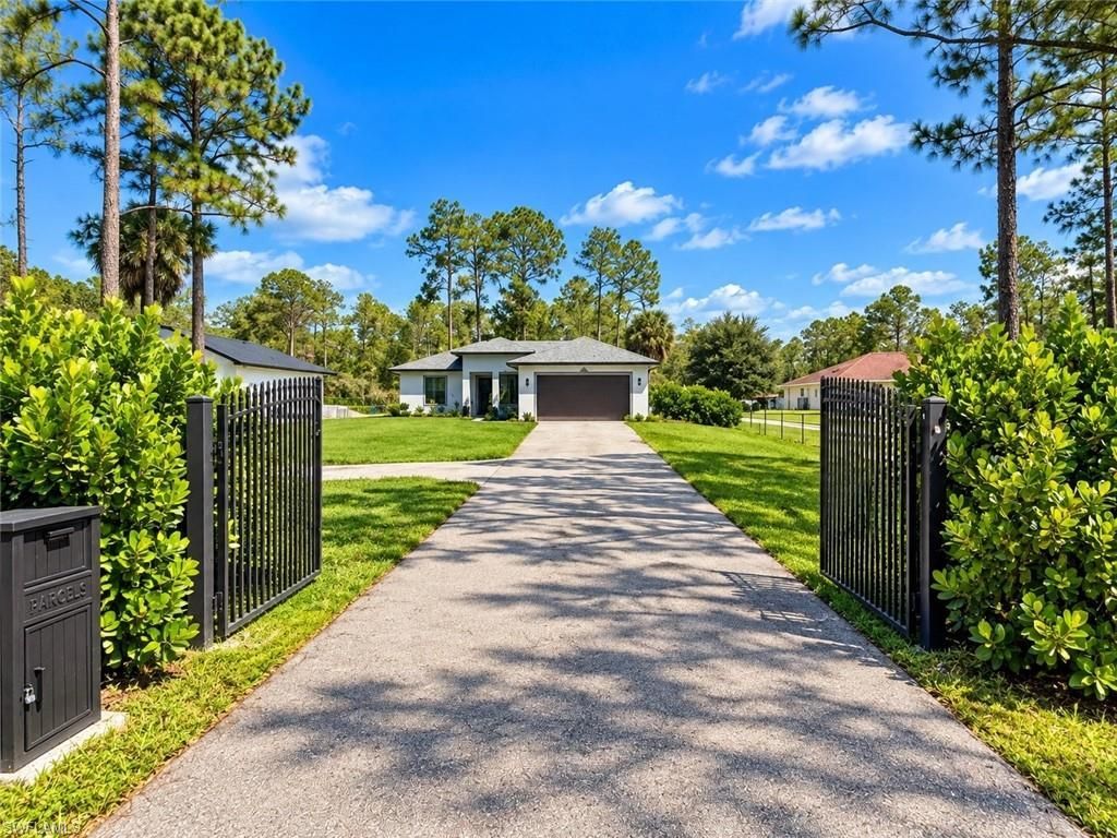 2065 18th Ave Ne, Naples, FL 34120 Photo
