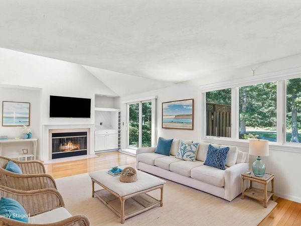 7 Par Three Court, Mashpee, MA 02649