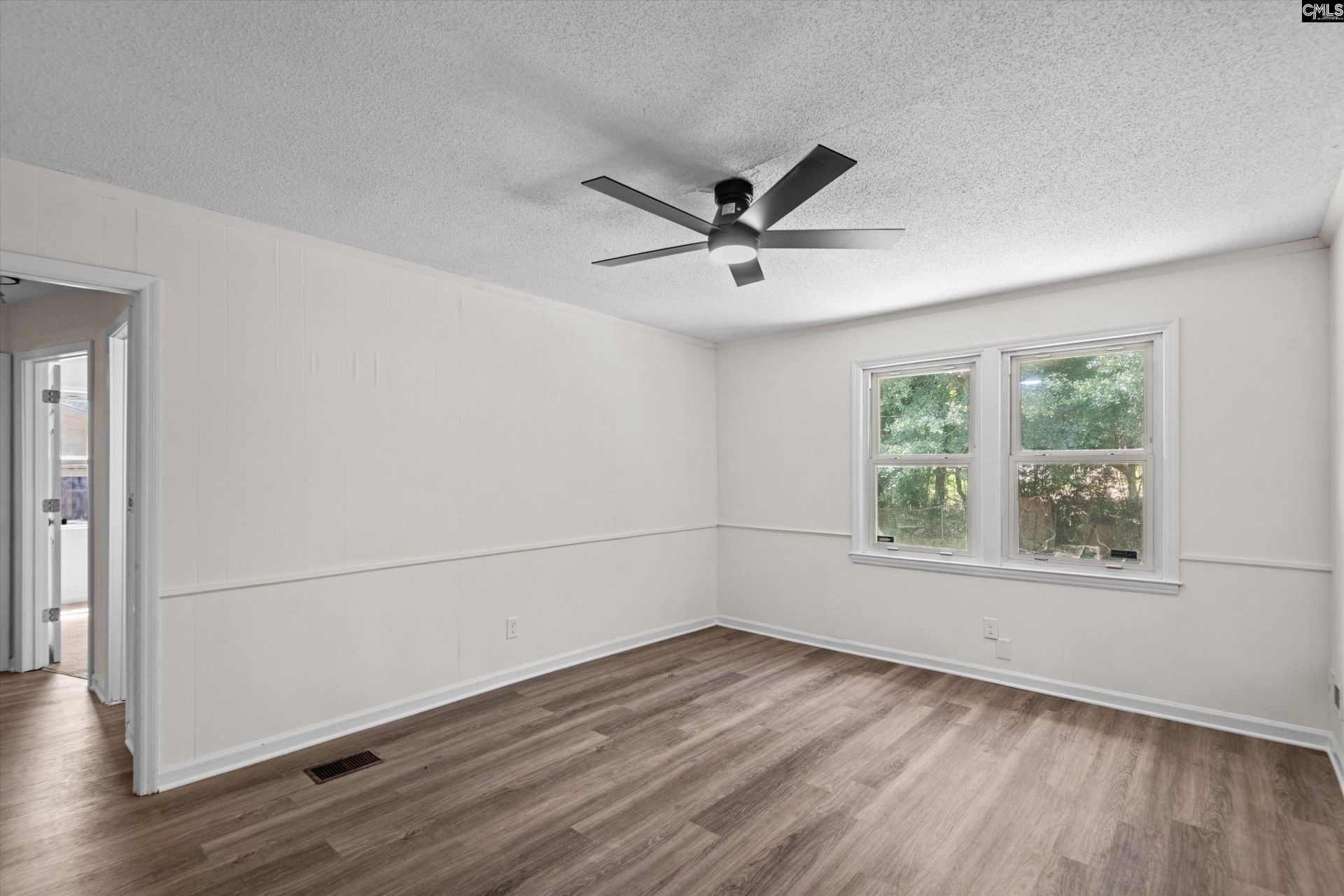 1817 E Boundary Road  Photo 4